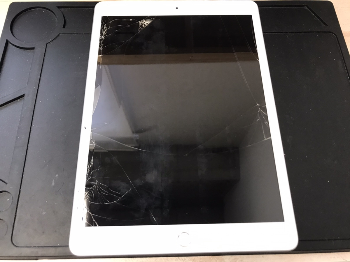 iPad第7世代の画面割れを最安値で即日修理する方法について