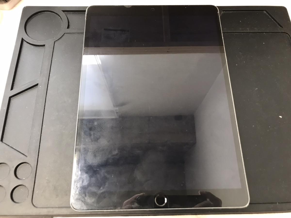 液晶が映らないiPad Pro10.5