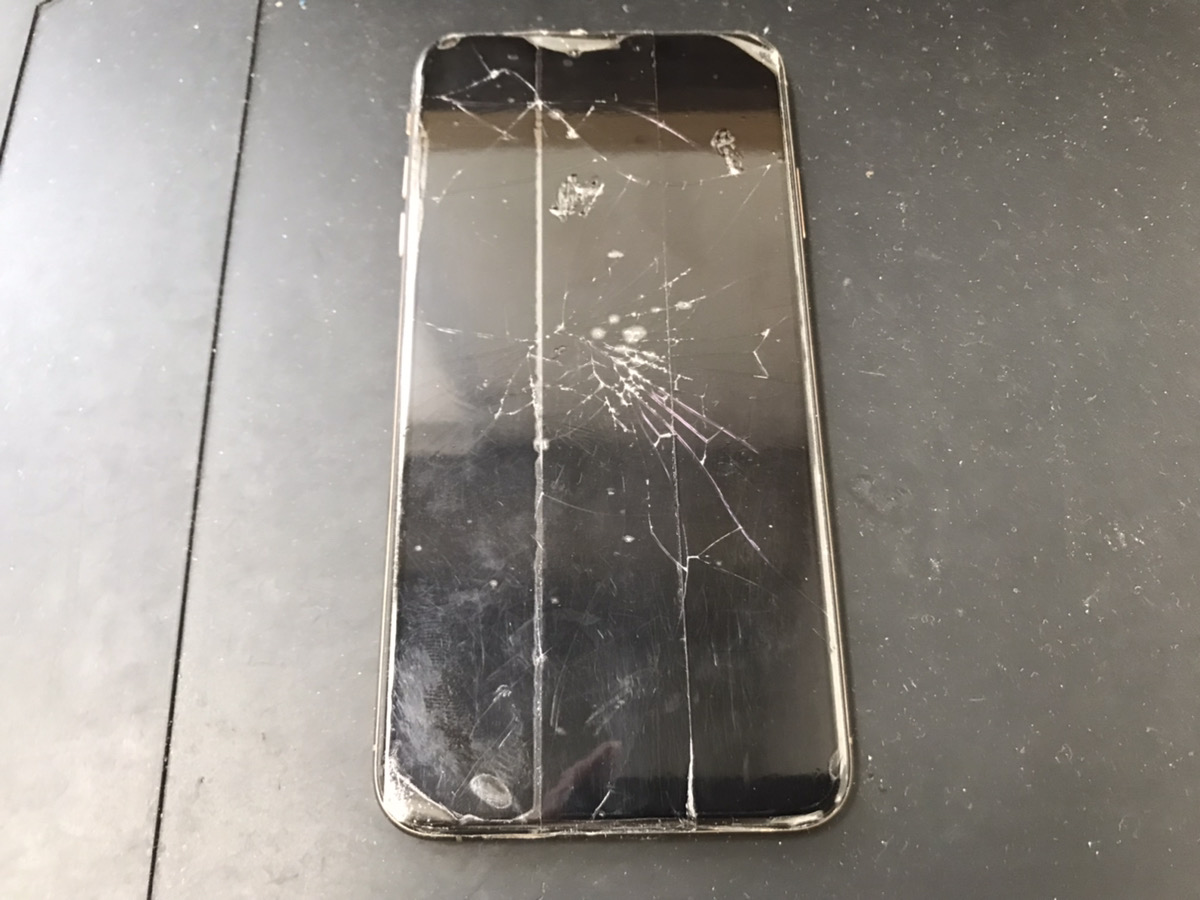 「ガラス割れ」と「液晶破損」どっち？iPhoneXSMaxの画面交換