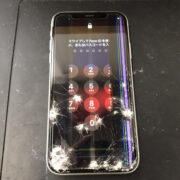 画面が壊れているiPhoneXR