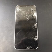 車に轢かれたiPhone12mini