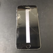 液晶まで壊れているiPhone6s