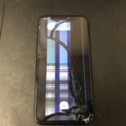 液晶まで壊れているiPhoneX