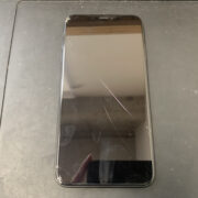 画面が割れているiPhoneXSMax