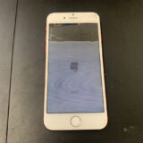 液晶が壊れているiPhone7