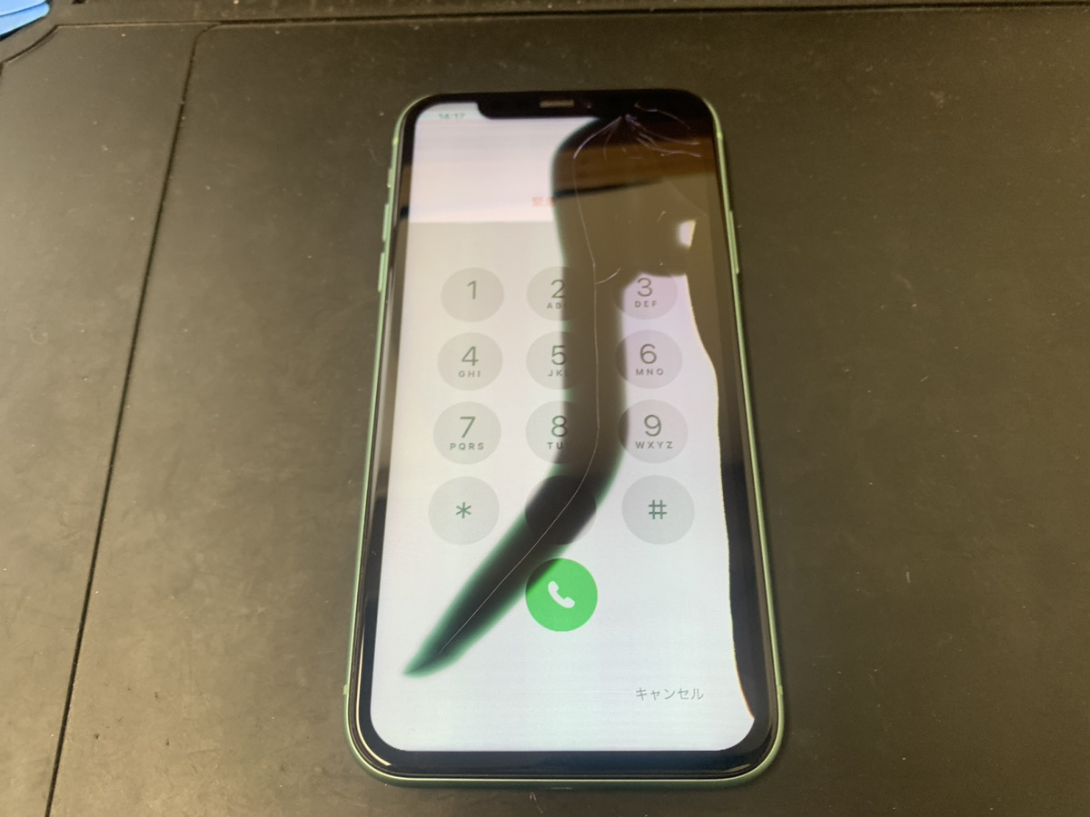 Apple iPhone 11 ホワイト 本体 液晶漏れ Apple iPhone 11 ホワイト 本体 128GB