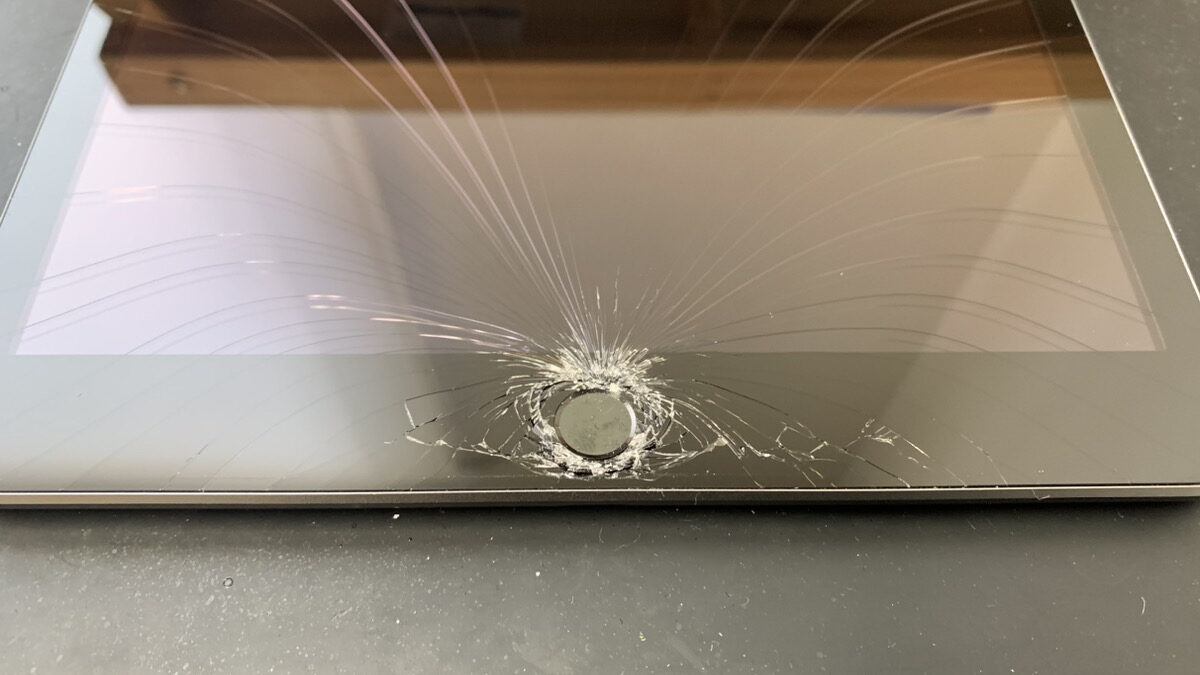 【iPad第9世代】ホームボタン周辺のガラスが粉々に割れた！