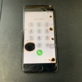 液晶漏れが起きているiPhoneSE2