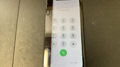 液晶漏れで画面左端が真っ黒になったiPhone11の修理依頼