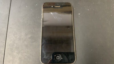 【懐かしいシリーズ】画面が映らなくなったiPhone4sの復旧修理