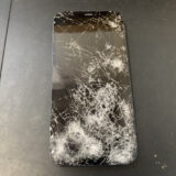 車に轢かれて壊れてしまったiPhone12の復旧修理依頼