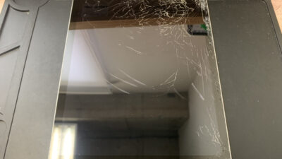 ガラスが粉々に割れたiPad第9世代を2時間で修理したい！