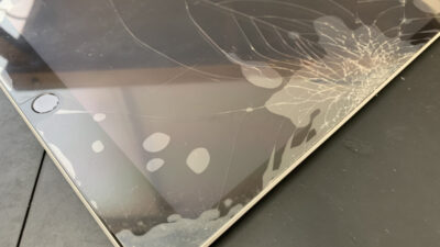 ガラスが粉々に割れてしまったiPad第9世代の画面交換依頼