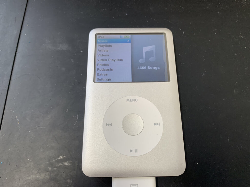 液晶とバッテリーを交換したiPod Classic