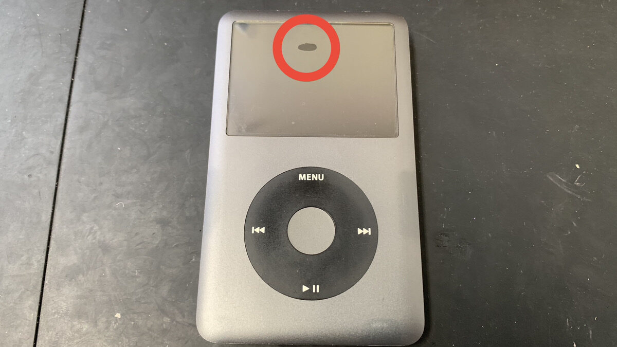 充電中にしか起動しなくなったiPod Classicの故障原因がコチラ