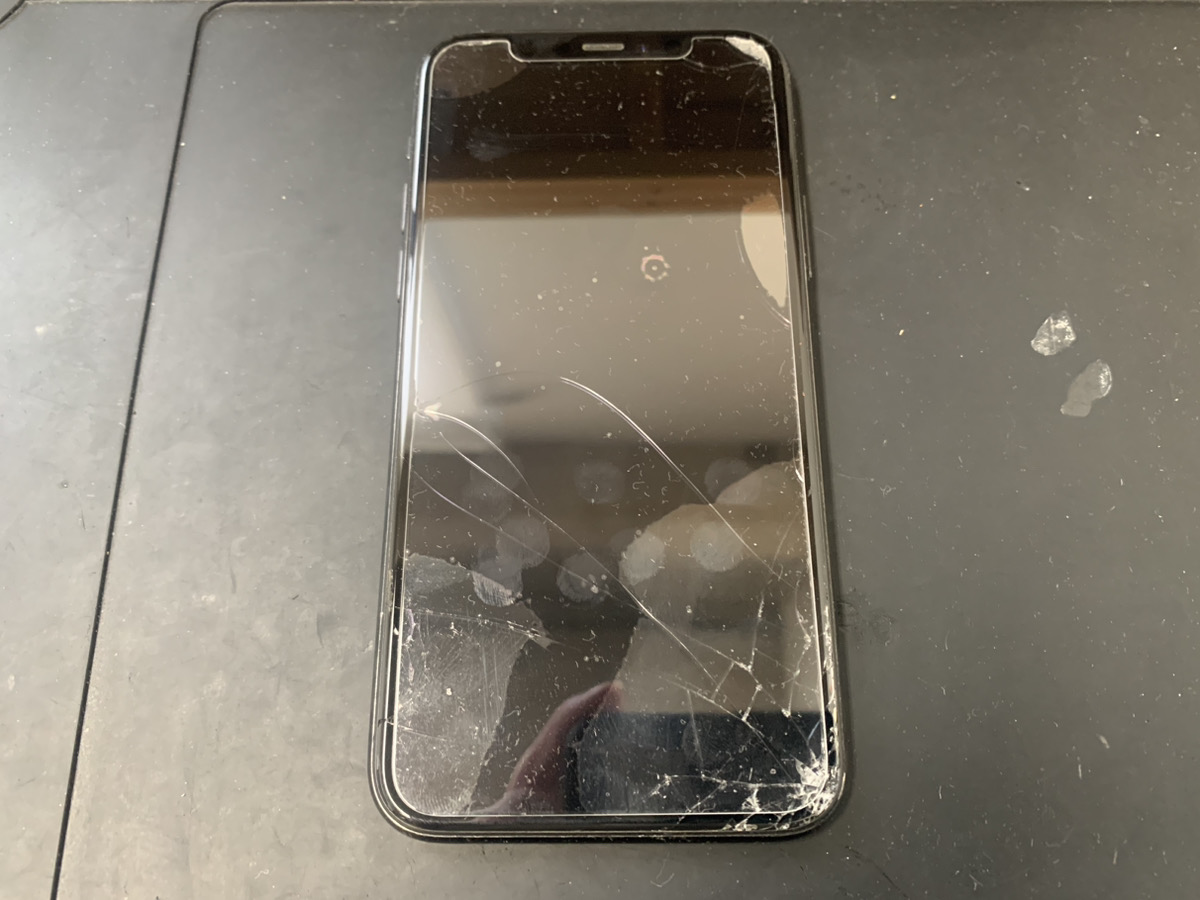 iPhone11（128GB）ブラック※画面ひび割れあり。 iPhone11 128GB ブラック SIMフリー 画面割れあり