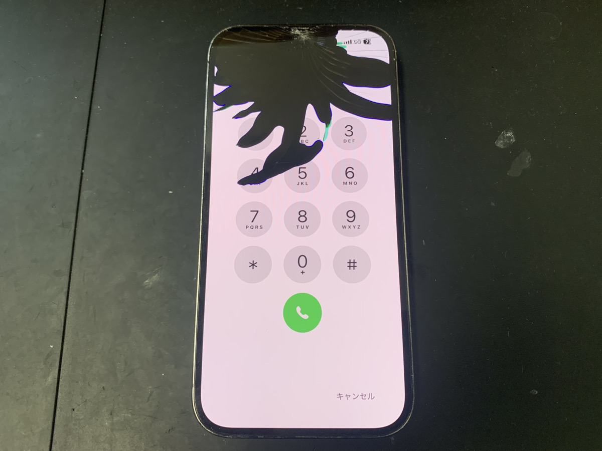 液漏れが起きているiPhone14Pro
