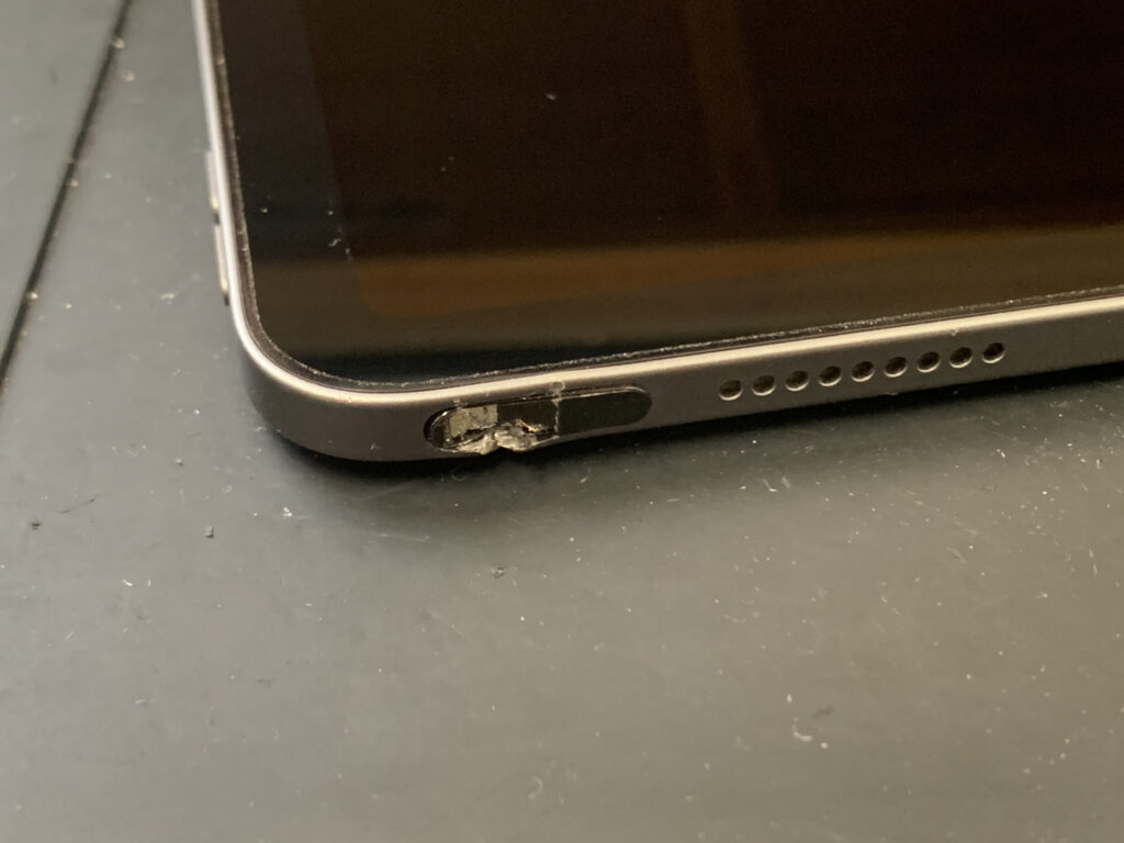 電源ボタンが壊れてるiPad Air4