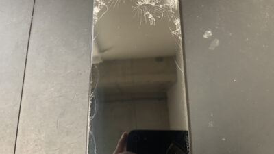 画面割れでFace IDが反応しなくなったiPhone15ProMaxの修理依頼