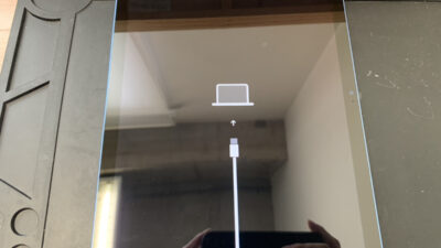 スリープボタンの陥没でリカバリーモードになったiPad第10世代の修理