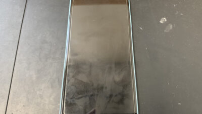 電源ボタンの陥没で起動できなくなったXperia AceⅡの修理依頼