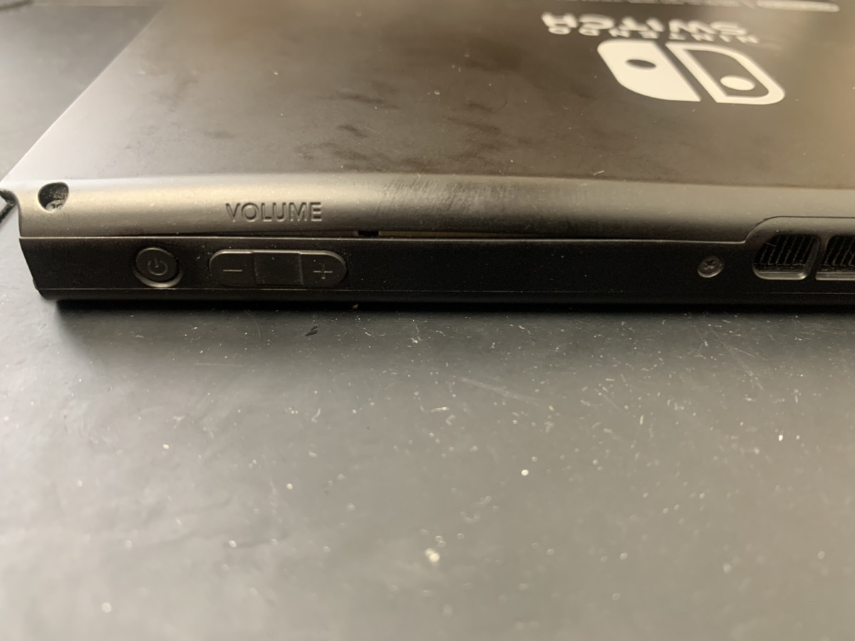 バッテリーが膨張しているNintendo Switch