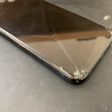角から落として画面が割れてしまったiPhone11Proの修理依頼