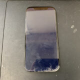 画面が割れているiPhone16