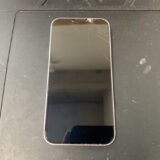 画面が割れているiPhone14