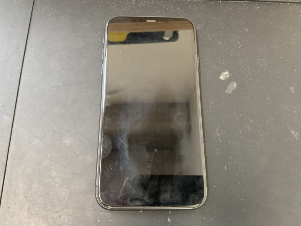 起動しなくなったiPhone11