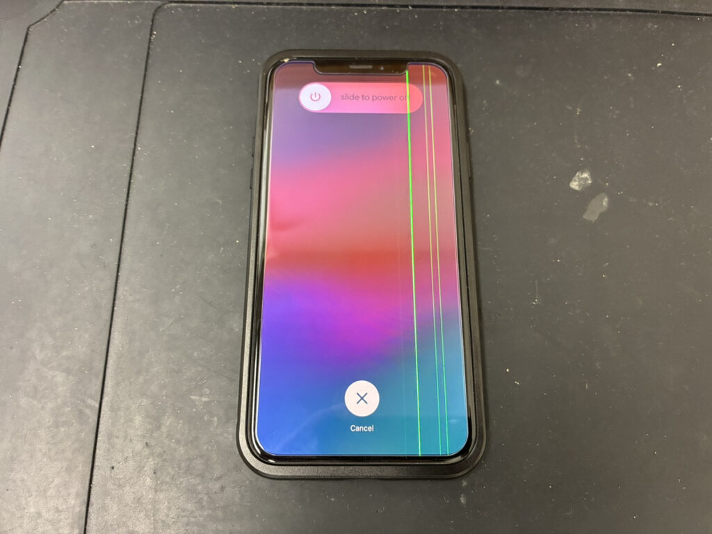 画面が壊れているiPhoneXS