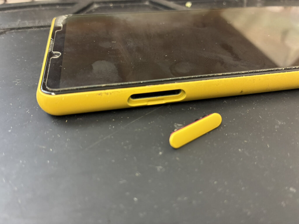 SIMカードが取れなくなったXperia