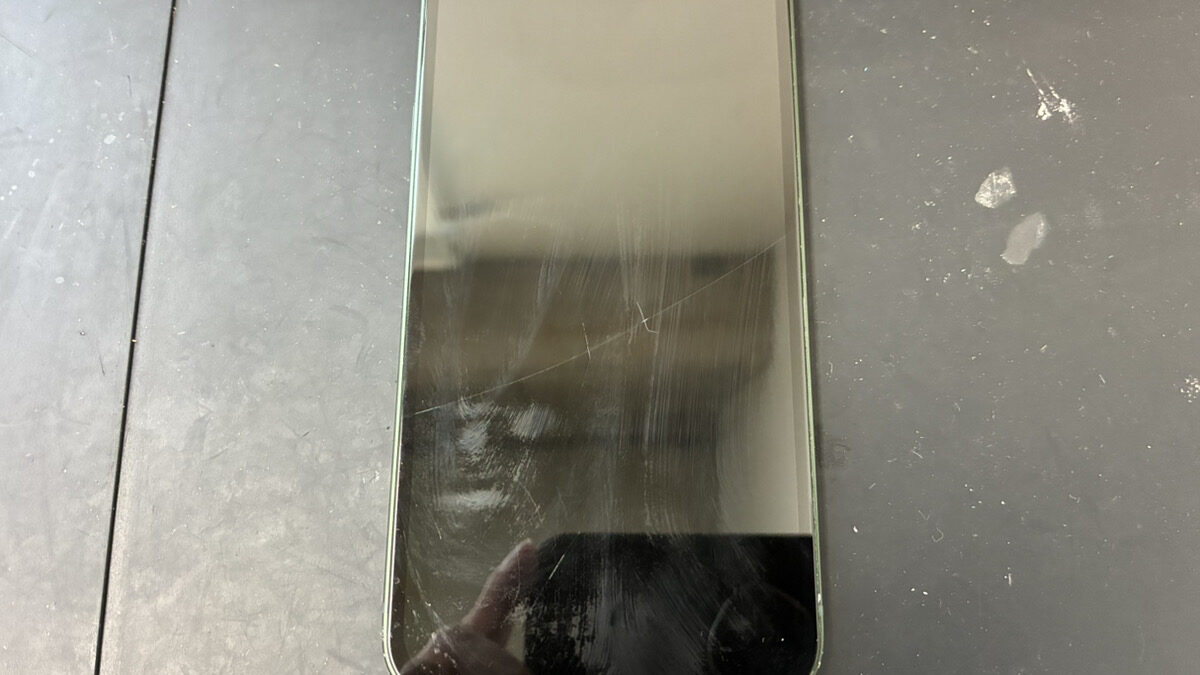 起動しなくなったiPhone13の復旧修理依頼がありました