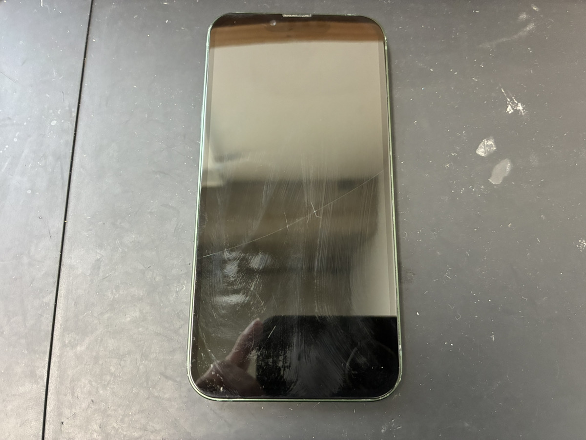 起動しなくなったiPhone13