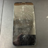 画面が割れたiPhone13も地域最安値で即日修理します！