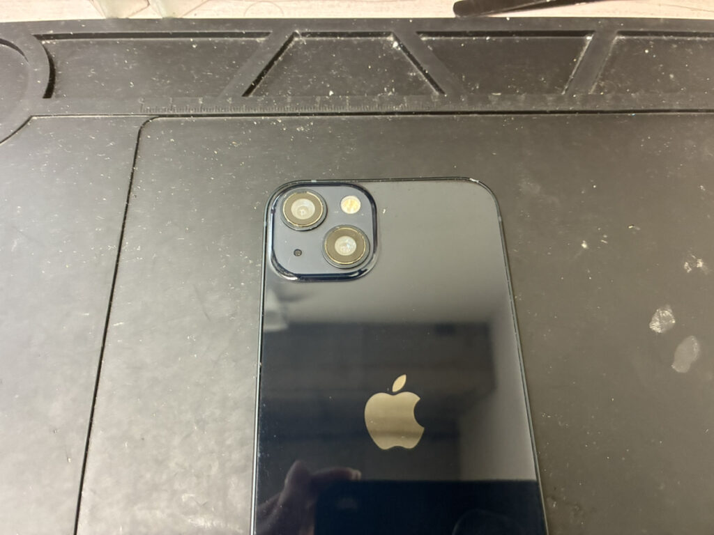 カメラレンズ修理後のiPhone13