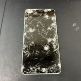 画面が割れているXperia AceⅡ