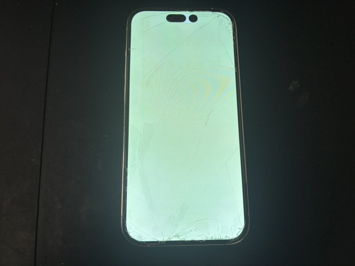 画面が真っ白になったiPhone14Pro