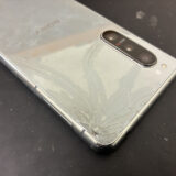 背面パネルが割れているXperia5Ⅱ