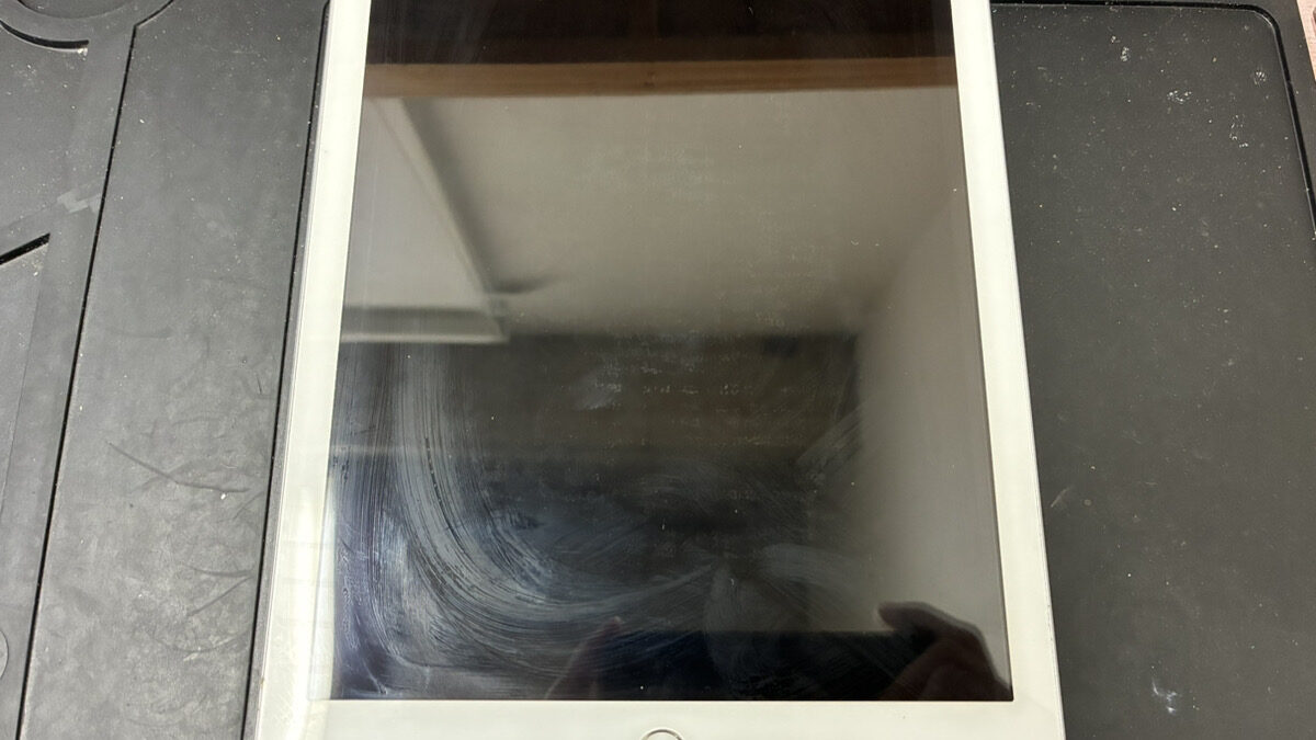 充電できずに起動しなくなったiPad第6世代も即日で修理対応！