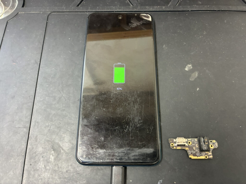 充電口修理後のXiaomi Redmi Note 9S