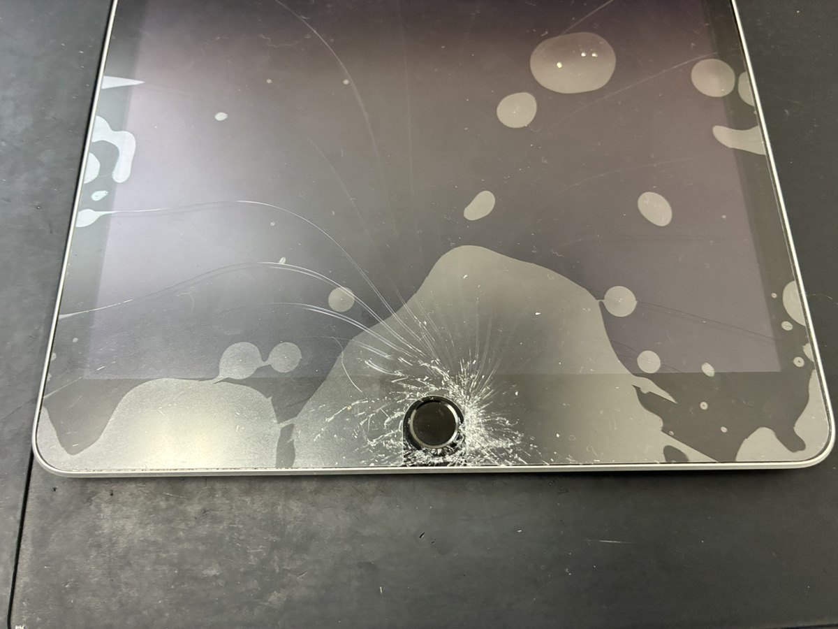 画面が割れているiPad第9世代