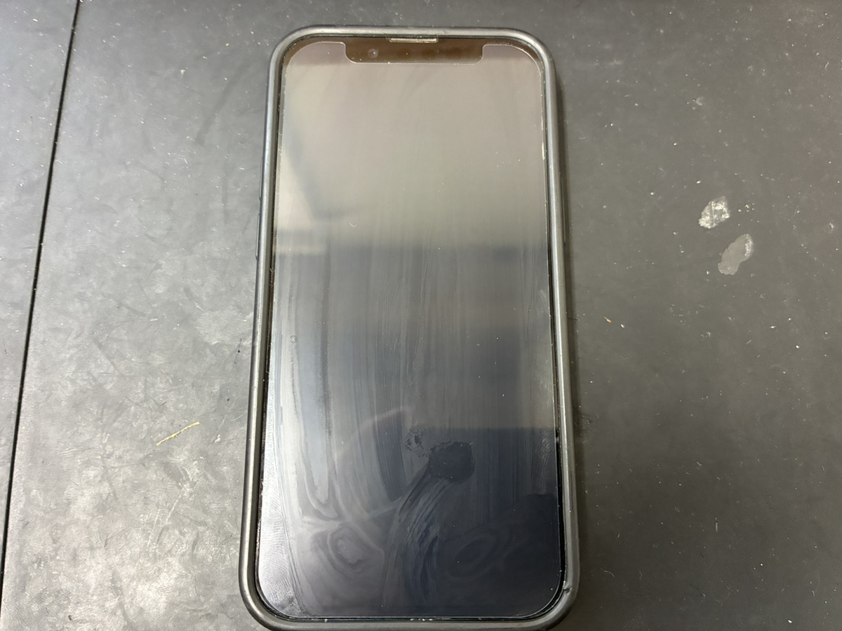 起動しなくなったiPhone13mini