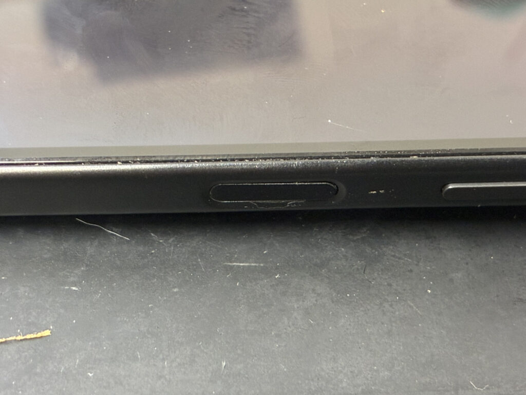 電源ボタンが押せないXperia 10Ⅳ