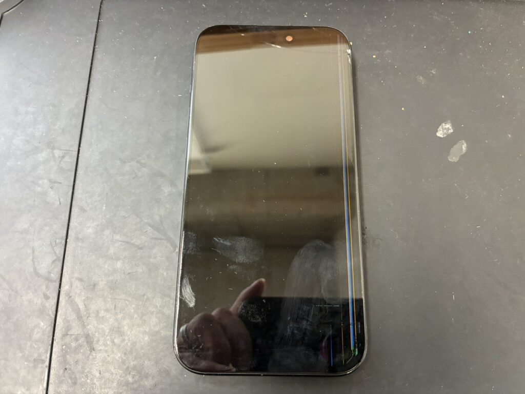 画面が映らなくなったiPhone14Pro