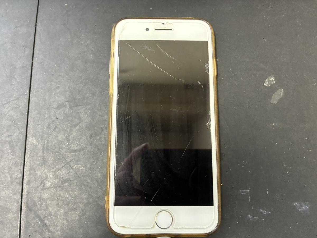 起動しなくなったiPhoneSE3