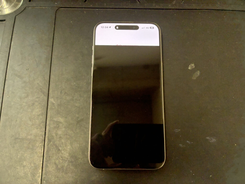 画面が黒くなったiPhone15ProMax