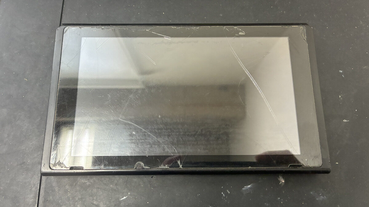 水濡れによって起動しなくなったNintendo Switchの復旧修理