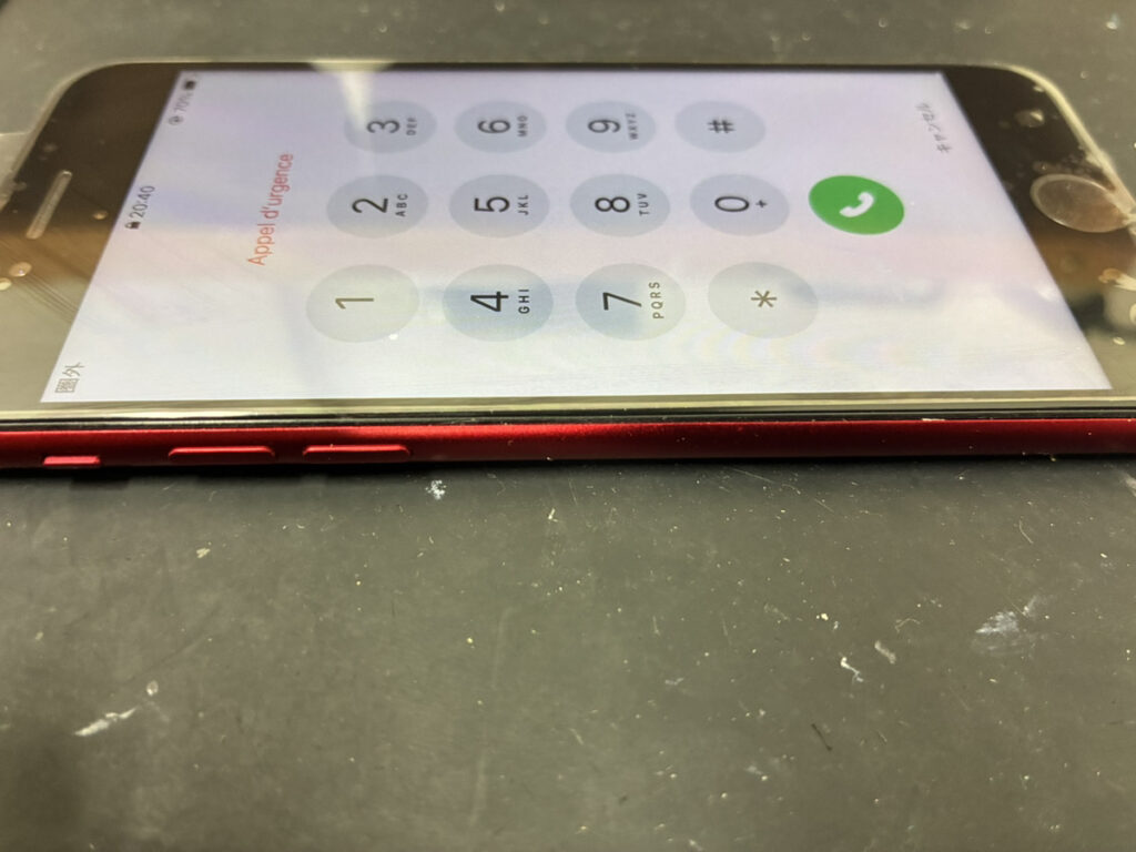画面とバッテリーを交換したiPhoneSE2