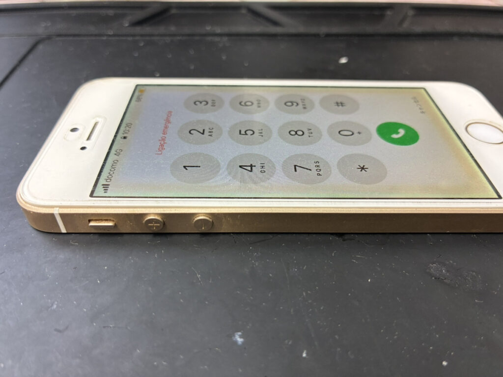 バッテリー交換後の初代iPhoneSE